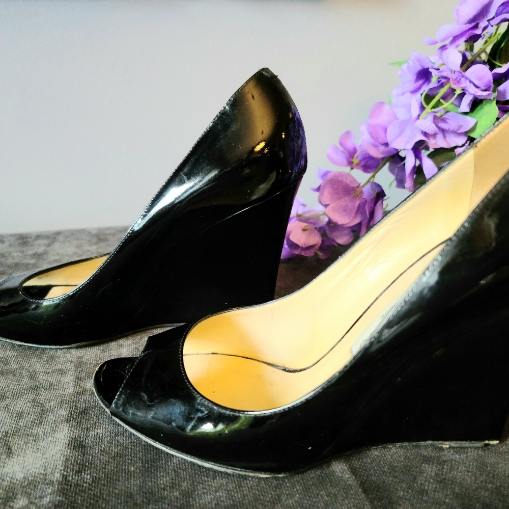 Jimmy Choo Black Patent Leather Wedge Heel Shoes Size 8.5 - Picture 2 of 7